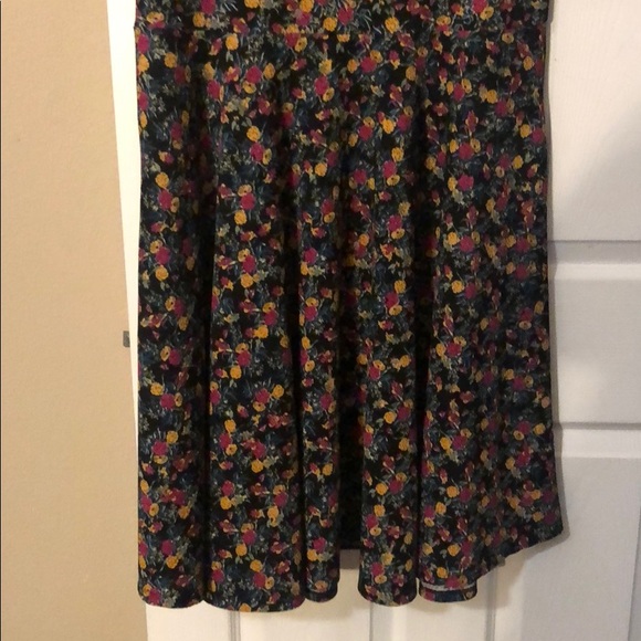LulaRoe Nicole - Picture 2 of 4
